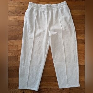 NWT Under Armour Loose Fit Light Gray Ankle Sweatpants